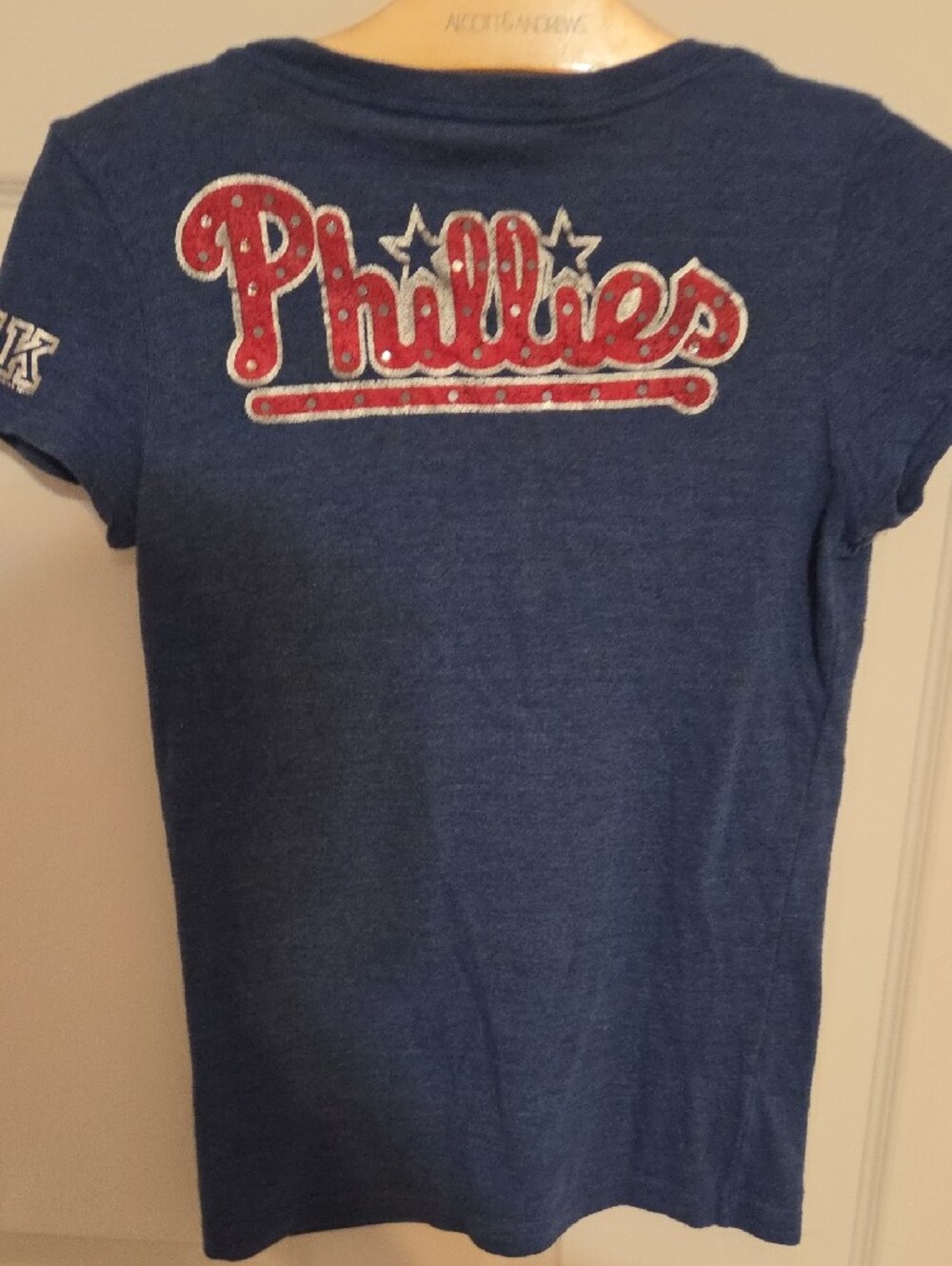 PINK Victoria's Secret Navy V-Neck Short Sleeve Tee PHILLIES MLB Vintage - Picture 5 of 5
